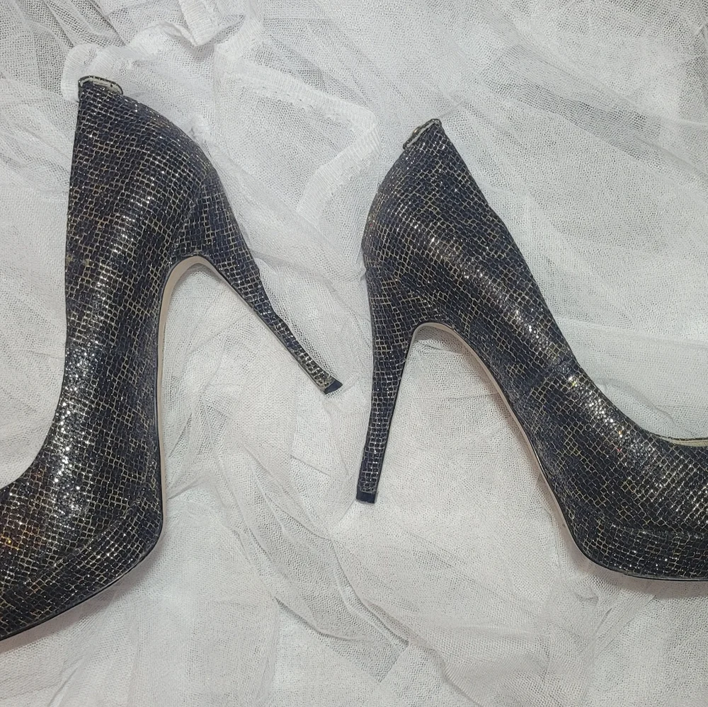 2/$40 Michael Kors metallic Blue , Gold Peep Toe Heels Used EUC..excellent Size9 - Picture 11 of 13